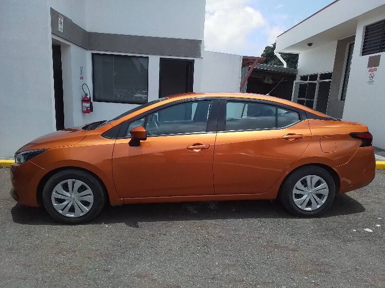 Nissan  Versa